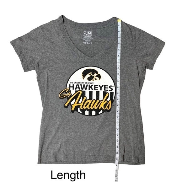 University of Iowa Hawkeyes Short Sleeve V-Neck Graphic T-Shirt Size Medium - Picture 11 of 13